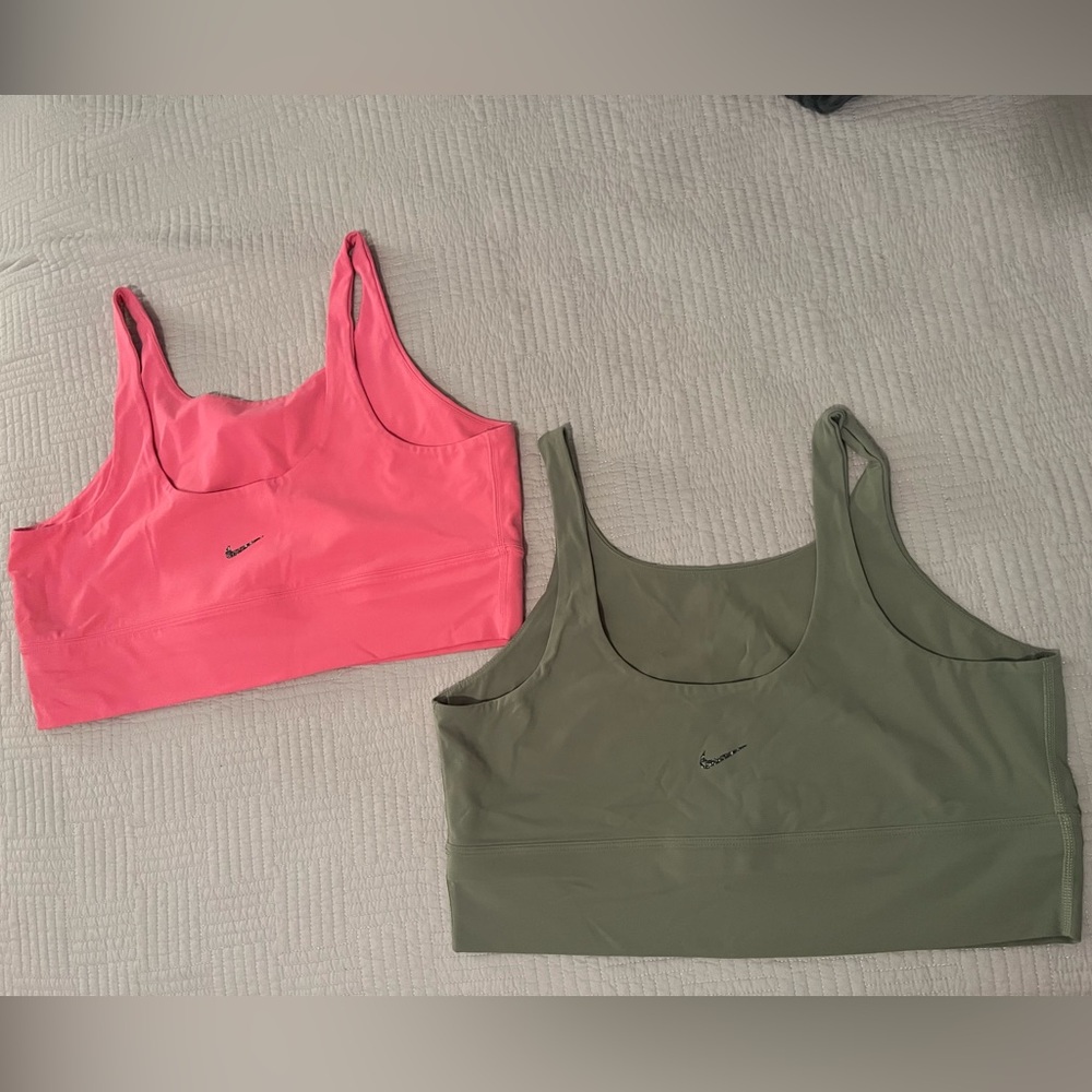 2 Nike sports bras Luxe